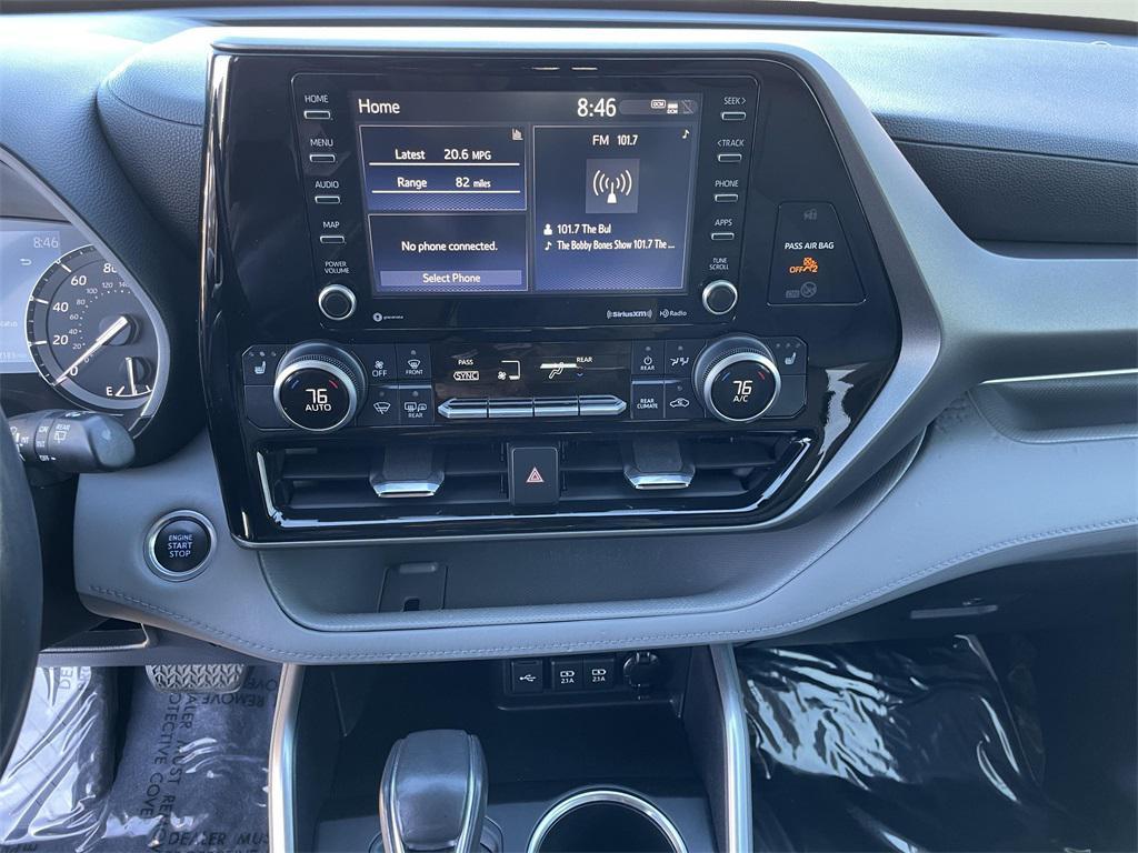 used 2021 Toyota Highlander car, priced at $31,000