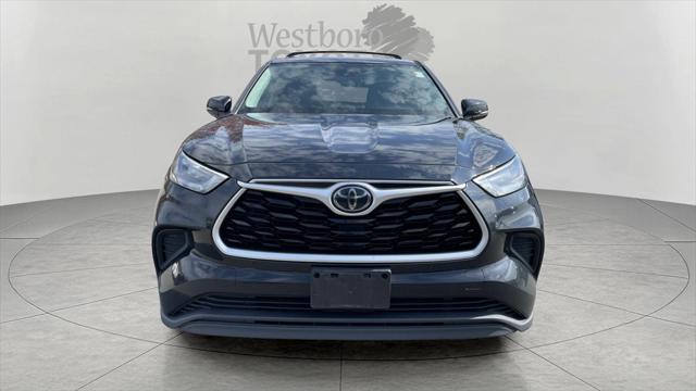 used 2020 Toyota Highlander car, priced at $24,000