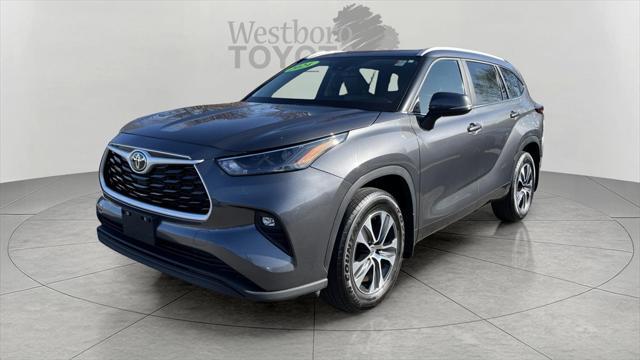 used 2024 Toyota Highlander car, priced at $43,000