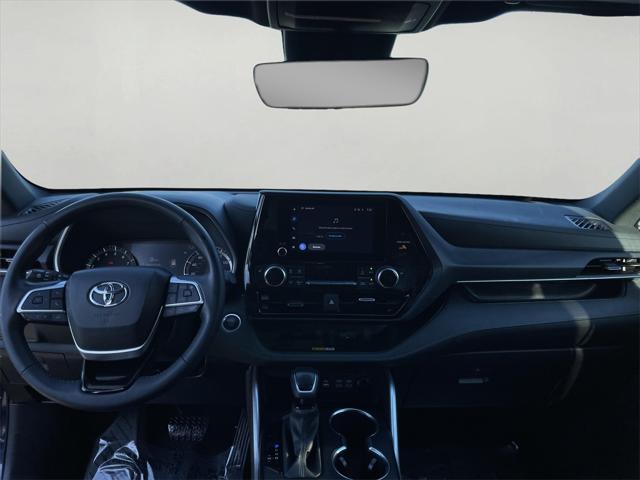 used 2024 Toyota Highlander car, priced at $44,000