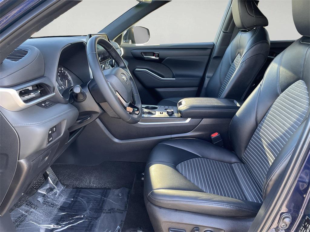 used 2024 Toyota Highlander car, priced at $43,000
