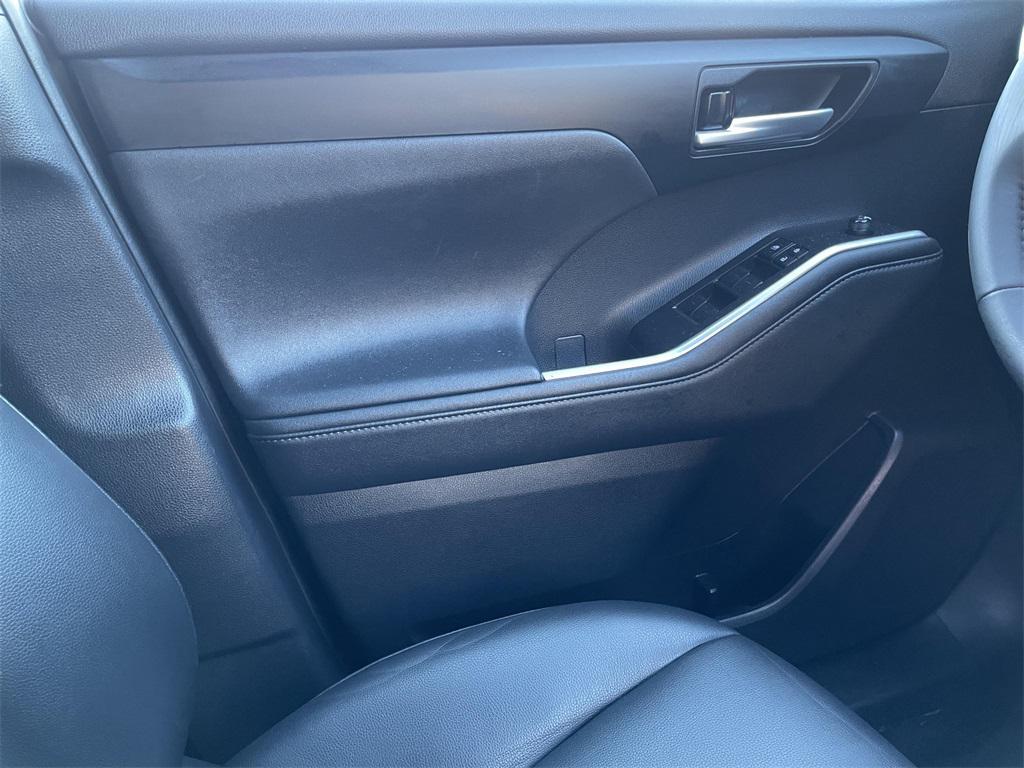 used 2024 Toyota Highlander car, priced at $43,000