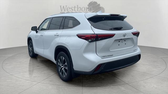 used 2022 Toyota Highlander car, priced at $37,000