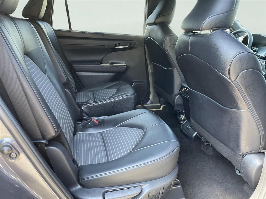 used 2024 Toyota Highlander car, priced at $45,000