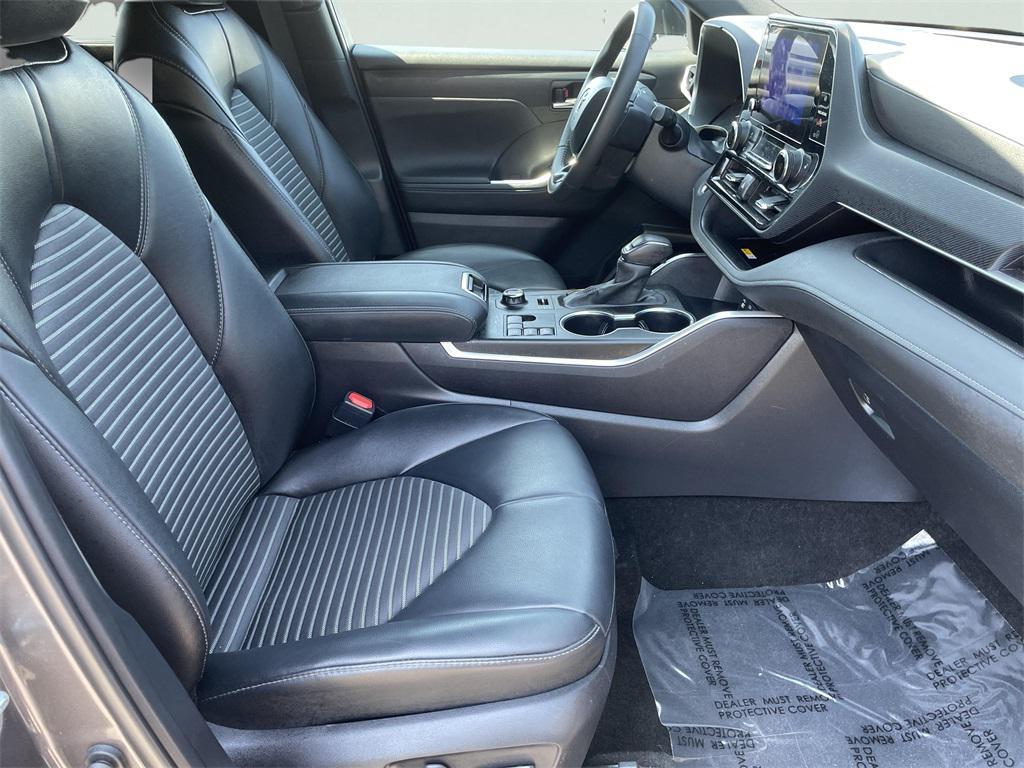 used 2024 Toyota Highlander car, priced at $45,000