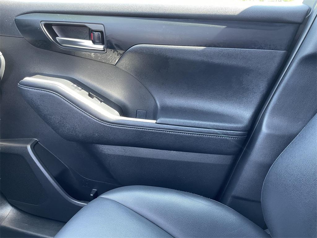 used 2024 Toyota Highlander car, priced at $45,000