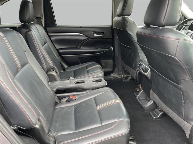 used 2019 Toyota Highlander car, priced at $26,000