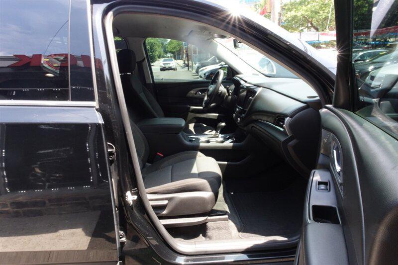 used 2019 Chevrolet Traverse car, priced at $6,988