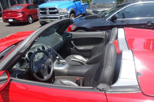 used 2007 Pontiac Solstice car, priced at $9,995