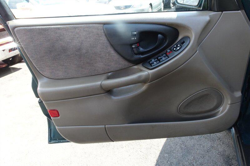 used 2000 Chevrolet Malibu car, priced at $1,900