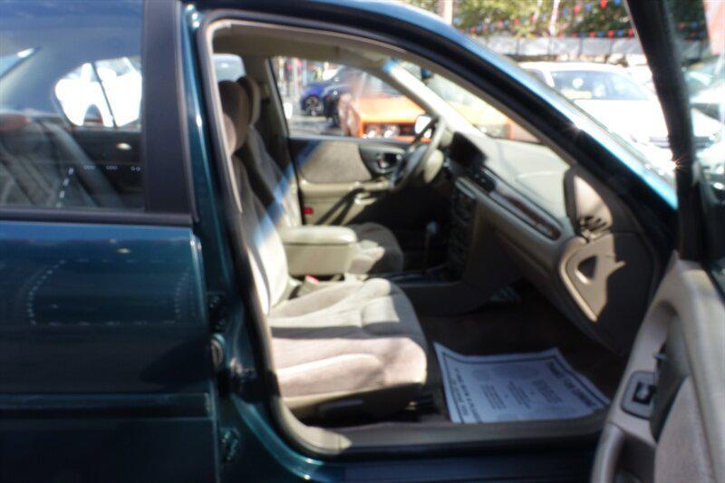 used 2000 Chevrolet Malibu car, priced at $1,900