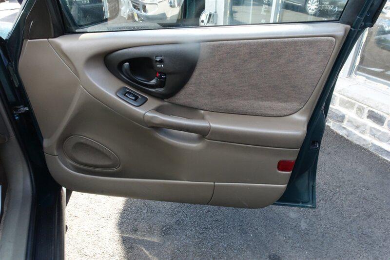 used 2000 Chevrolet Malibu car, priced at $1,900