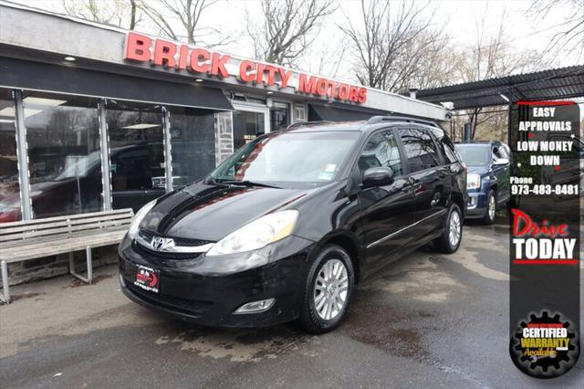used 2009 Toyota Sienna car, priced at $7,500