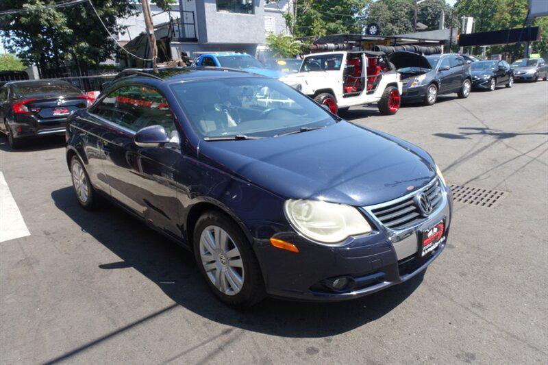 used 2008 Volkswagen Eos car, priced at $3,988