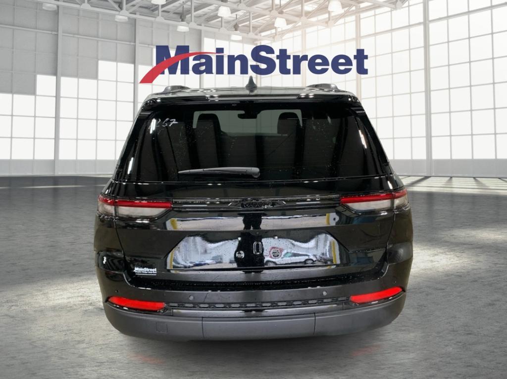 new 2025 Jeep Grand Cherokee car, priced at $45,184