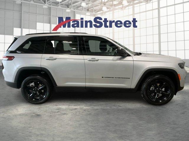 new 2025 Jeep Grand Cherokee car, priced at $41,309