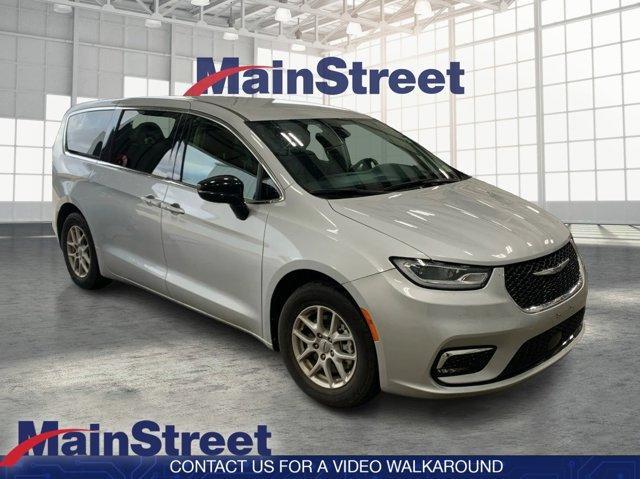 used 2024 Chrysler Pacifica car, priced at $29,393