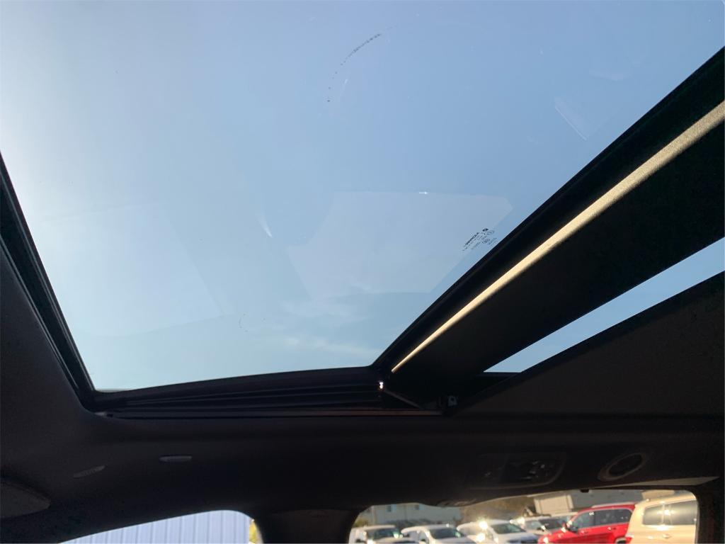 new 2026 Chrysler Pacifica car, priced at $52,651