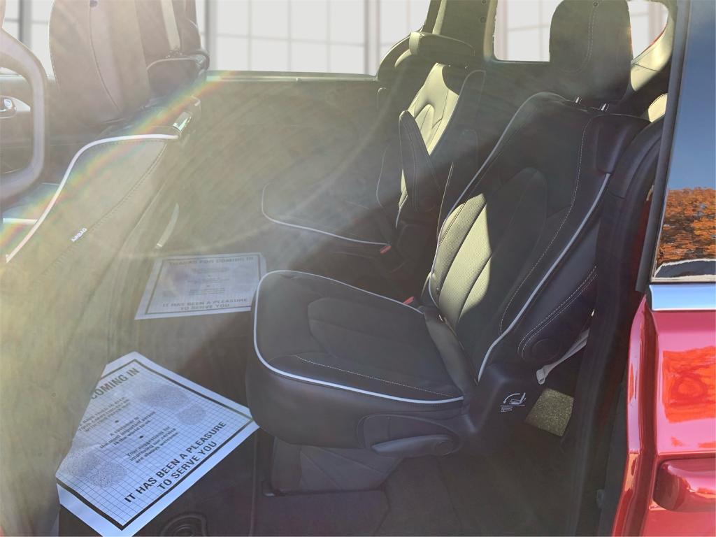 new 2026 Chrysler Pacifica car, priced at $52,651