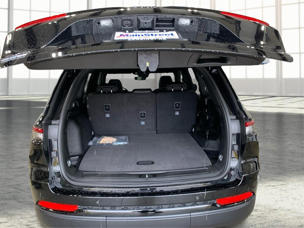 new 2025 Jeep Grand Cherokee car, priced at $42,934