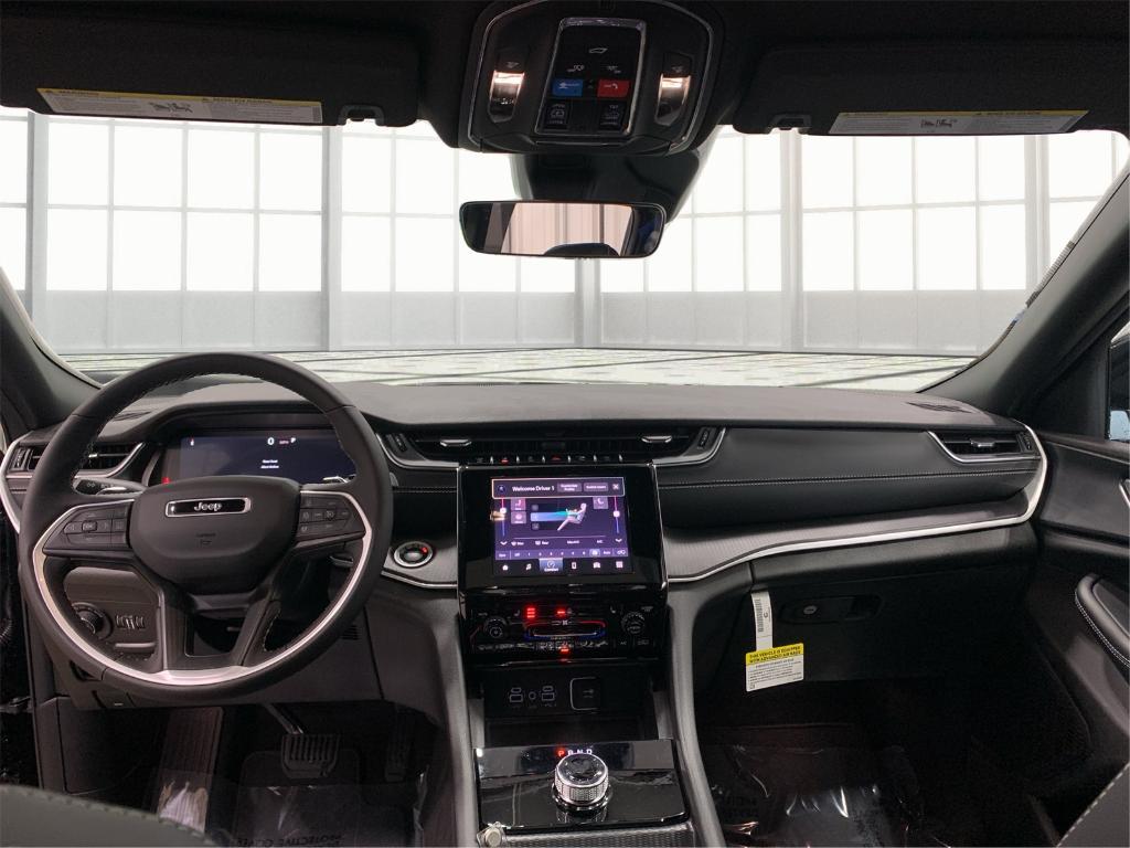 new 2025 Jeep Grand Cherokee car, priced at $42,934