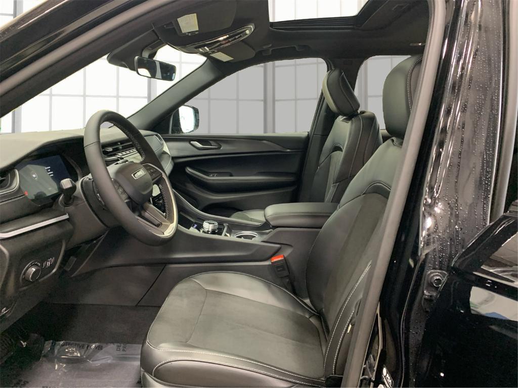 new 2025 Jeep Grand Cherokee car, priced at $42,934