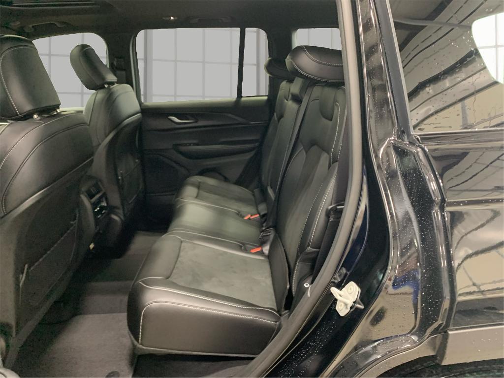 new 2025 Jeep Grand Cherokee car, priced at $42,934