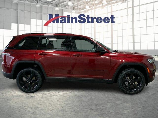 new 2025 Jeep Grand Cherokee car, priced at $45,184