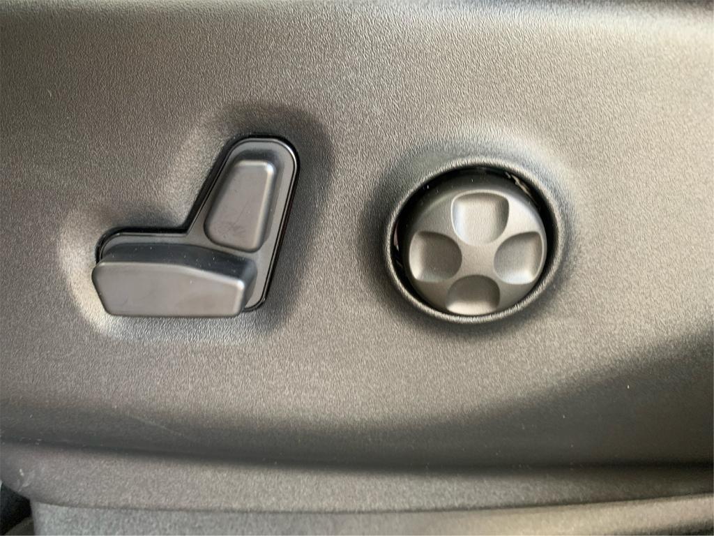 new 2026 Chrysler Pacifica car, priced at $40,638