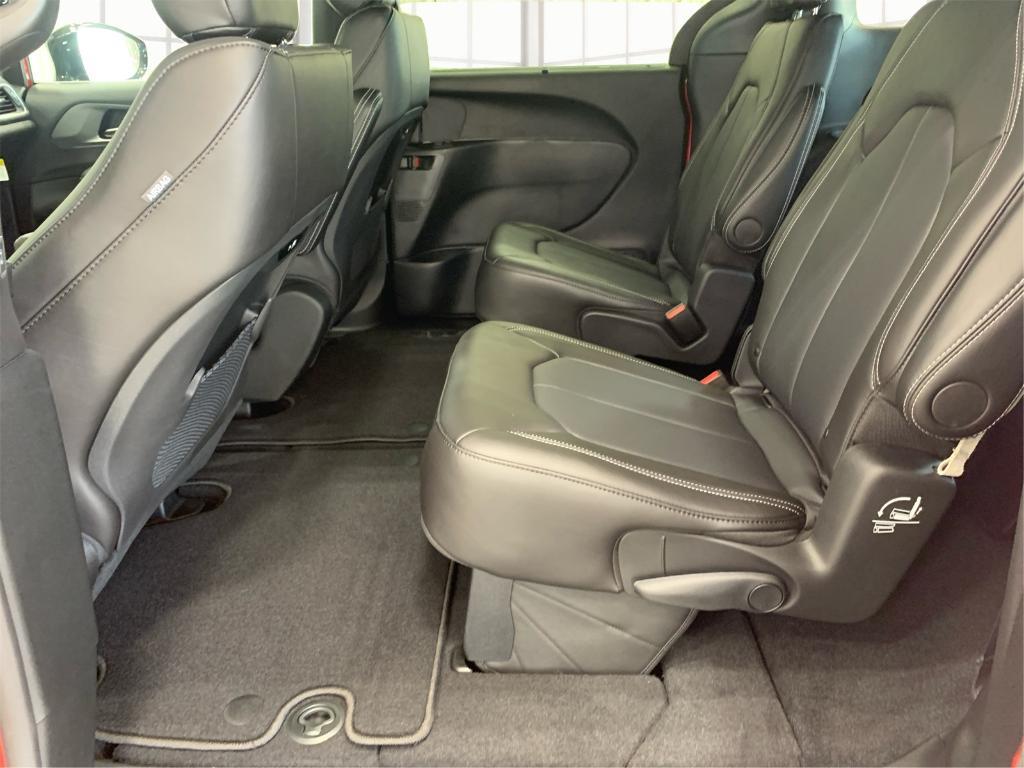 new 2026 Chrysler Pacifica car, priced at $40,638