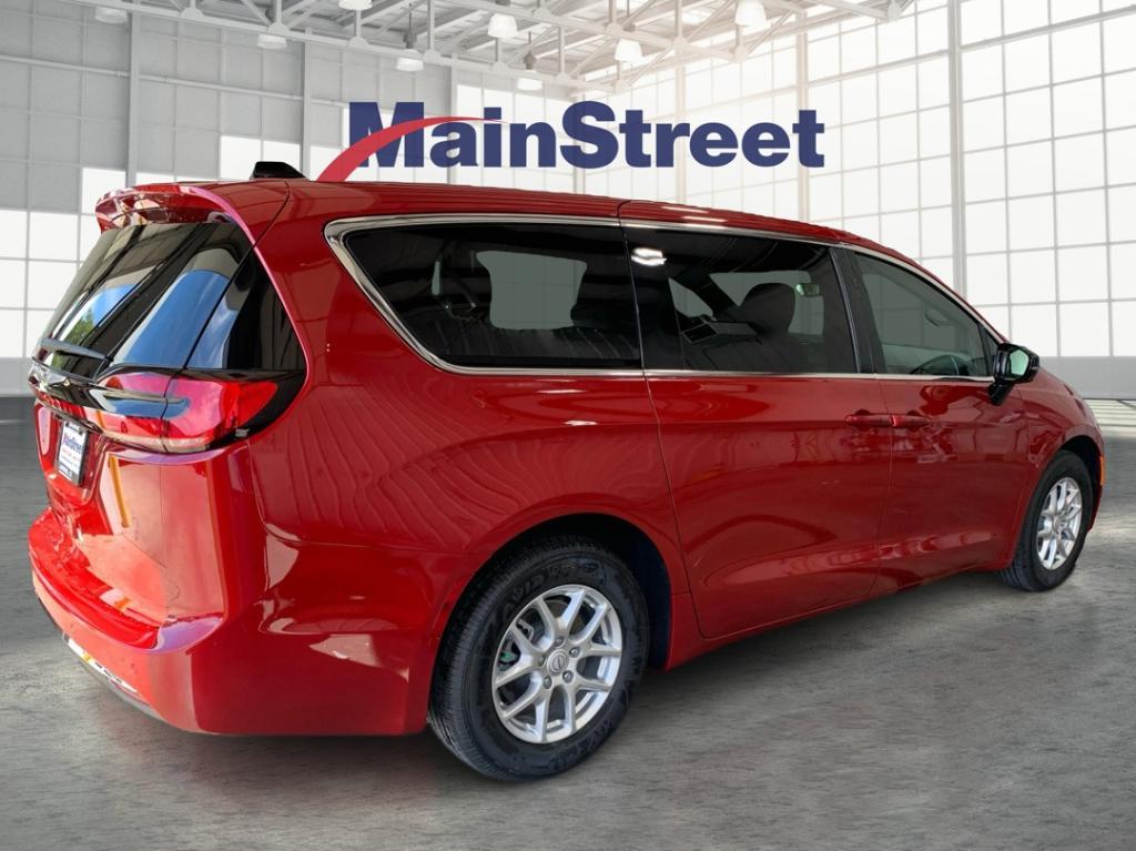 new 2026 Chrysler Pacifica car, priced at $40,638