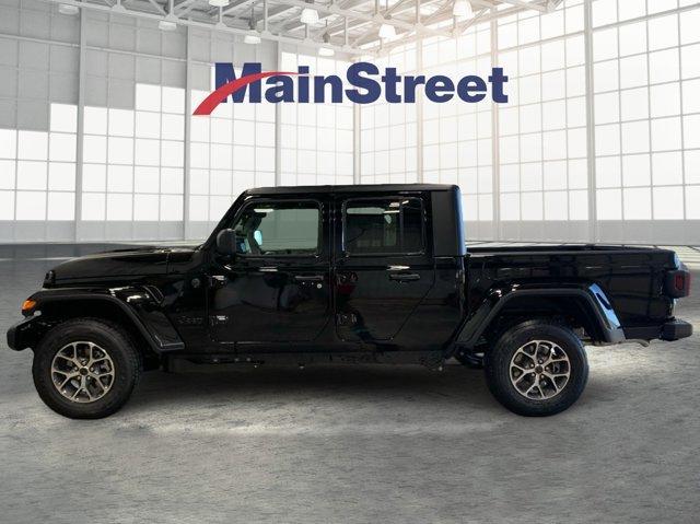 new 2026 Jeep Gladiator car, priced at $47,353