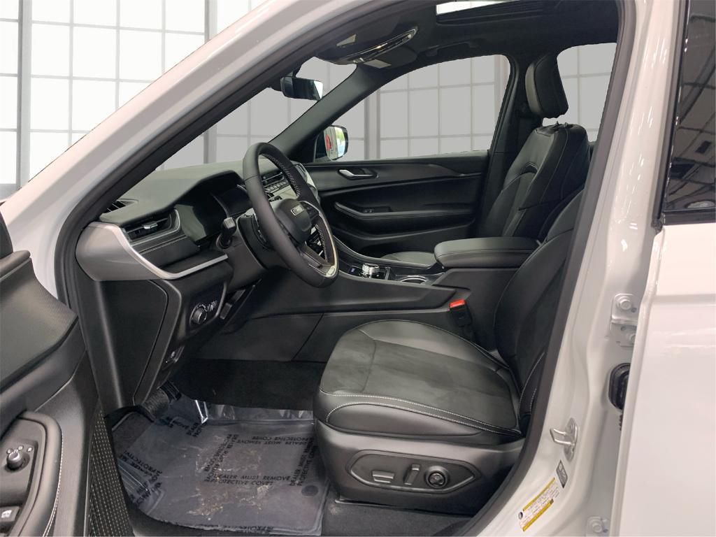 new 2025 Jeep Grand Cherokee L car, priced at $39,983