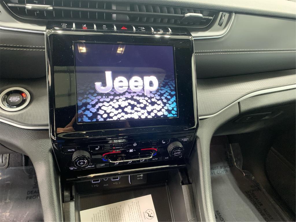 new 2025 Jeep Grand Cherokee L car, priced at $39,983