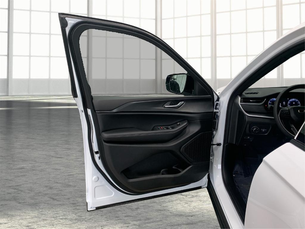 new 2025 Jeep Grand Cherokee L car, priced at $39,983