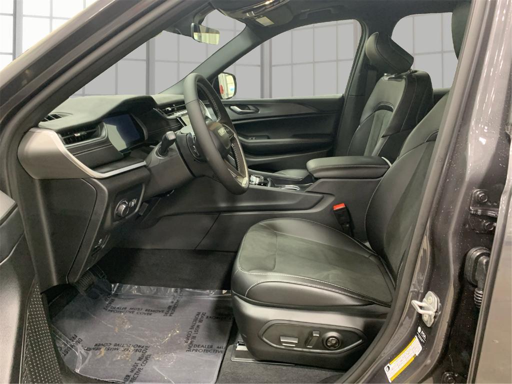 new 2025 Jeep Grand Cherokee L car, priced at $43,019