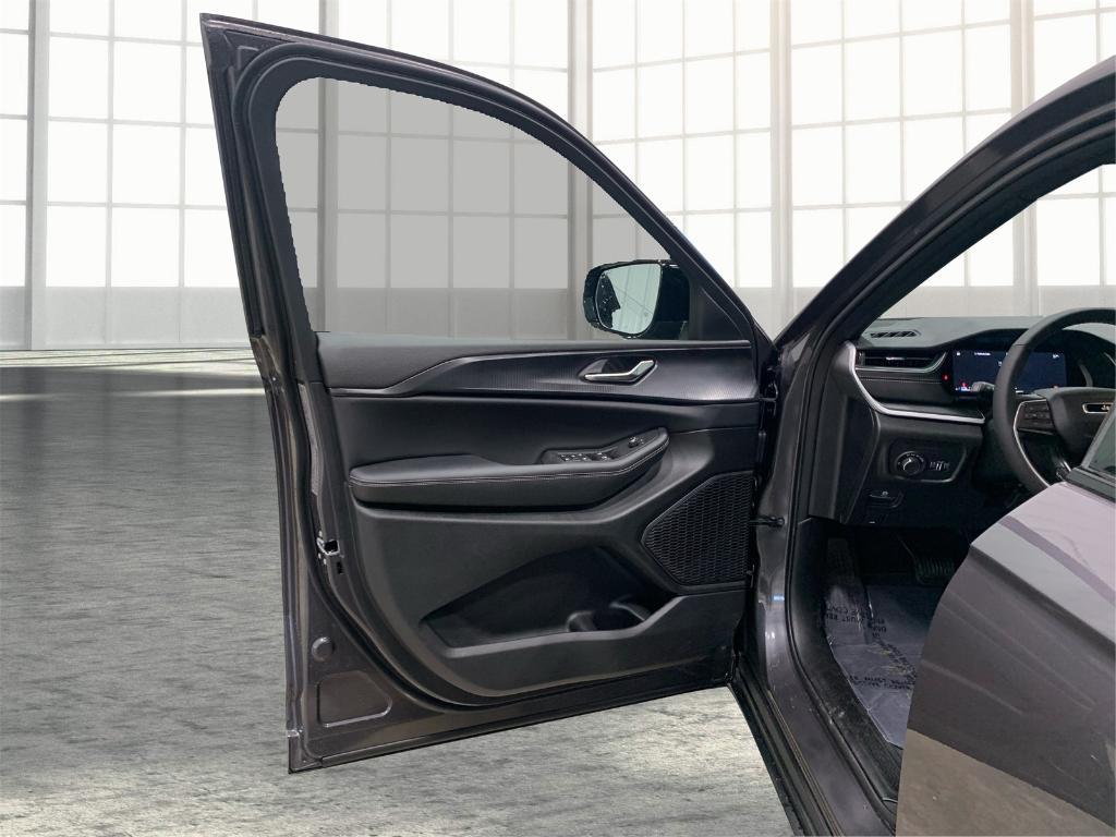 new 2025 Jeep Grand Cherokee L car, priced at $43,019