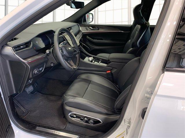 new 2025 Jeep Grand Cherokee car, priced at $59,750