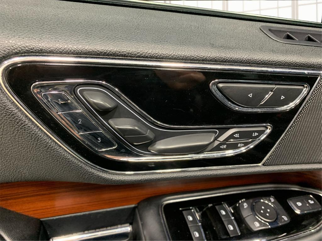 used 2021 Lincoln Navigator car, priced at $42,519