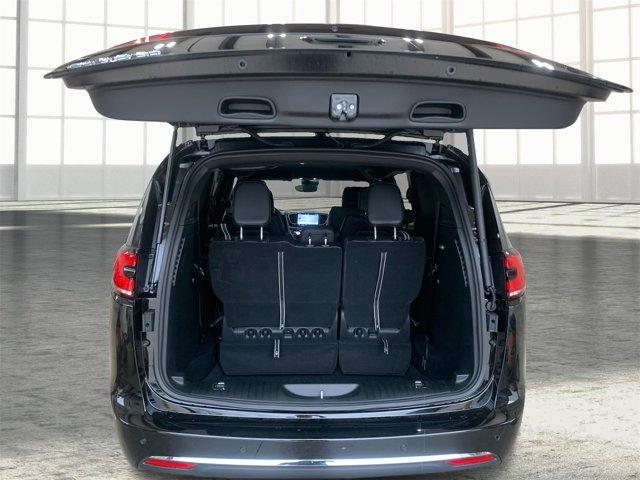 new 2025 Chrysler Pacifica car, priced at $38,724