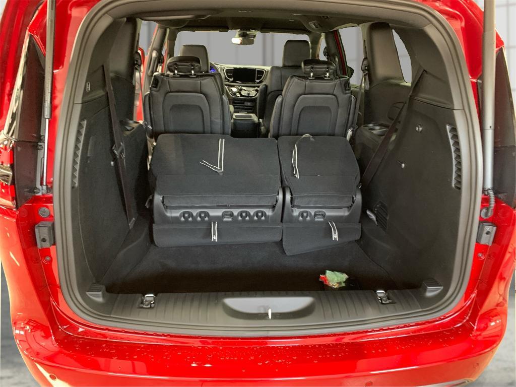 new 2026 Chrysler Pacifica car, priced at $45,163