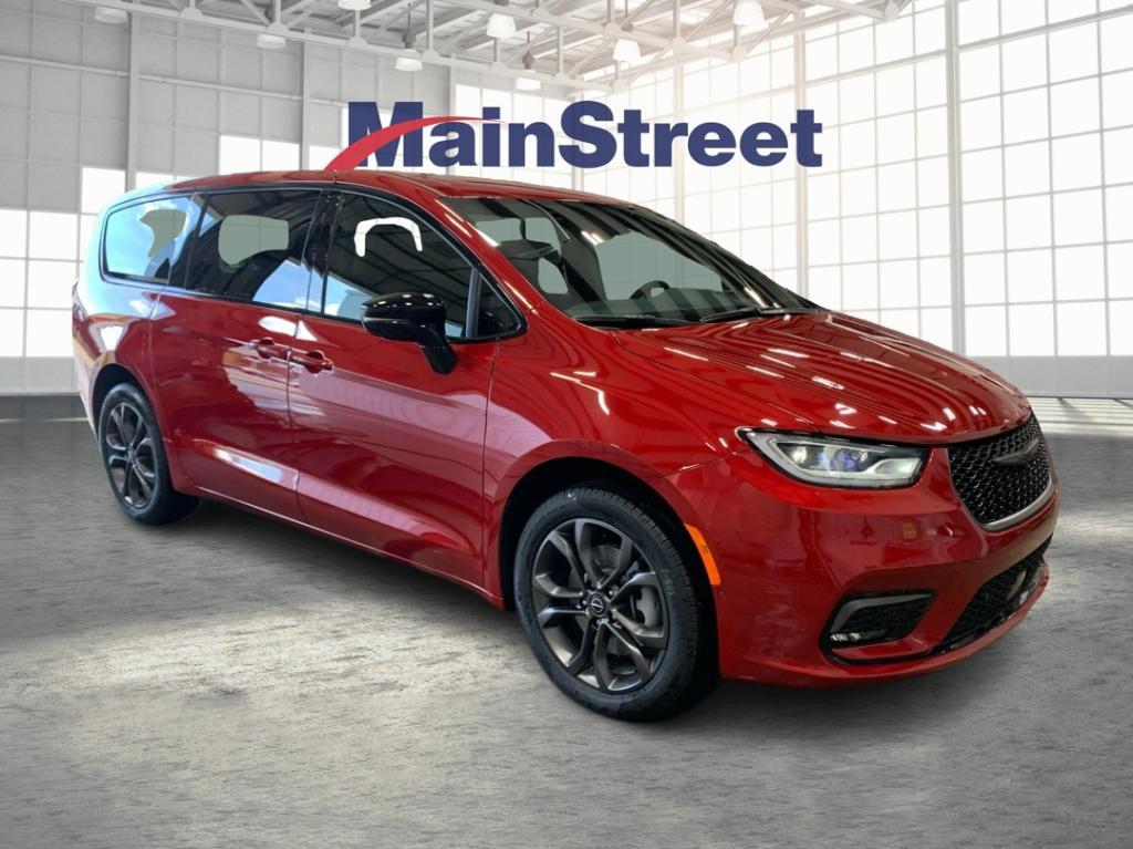 new 2026 Chrysler Pacifica car, priced at $45,163