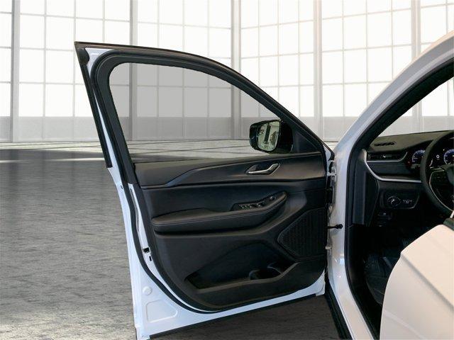 new 2025 Jeep Grand Cherokee car, priced at $42,398