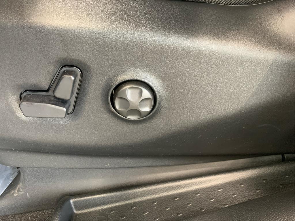 new 2025 Chrysler Pacifica car, priced at $45,566