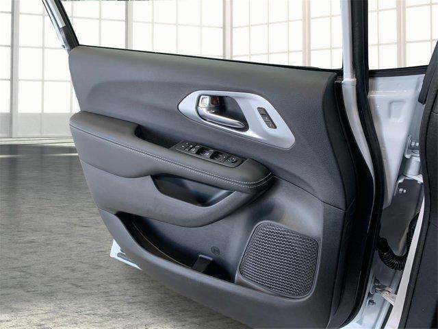 new 2025 Chrysler Pacifica car, priced at $45,566