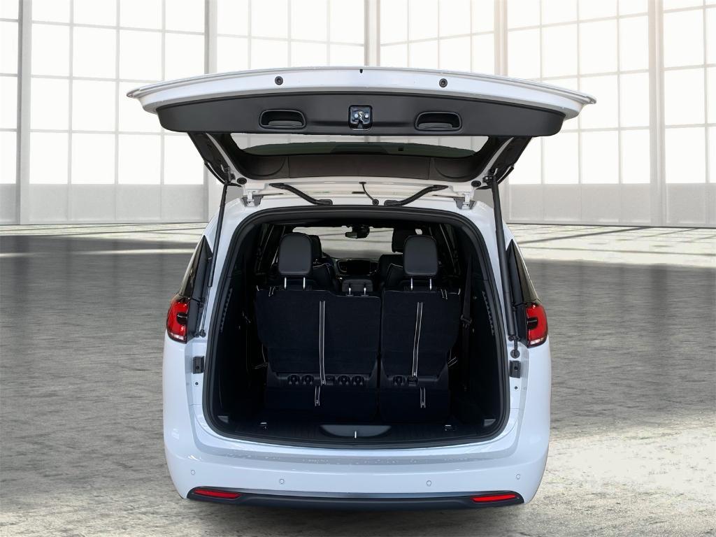 new 2025 Chrysler Pacifica car, priced at $45,566