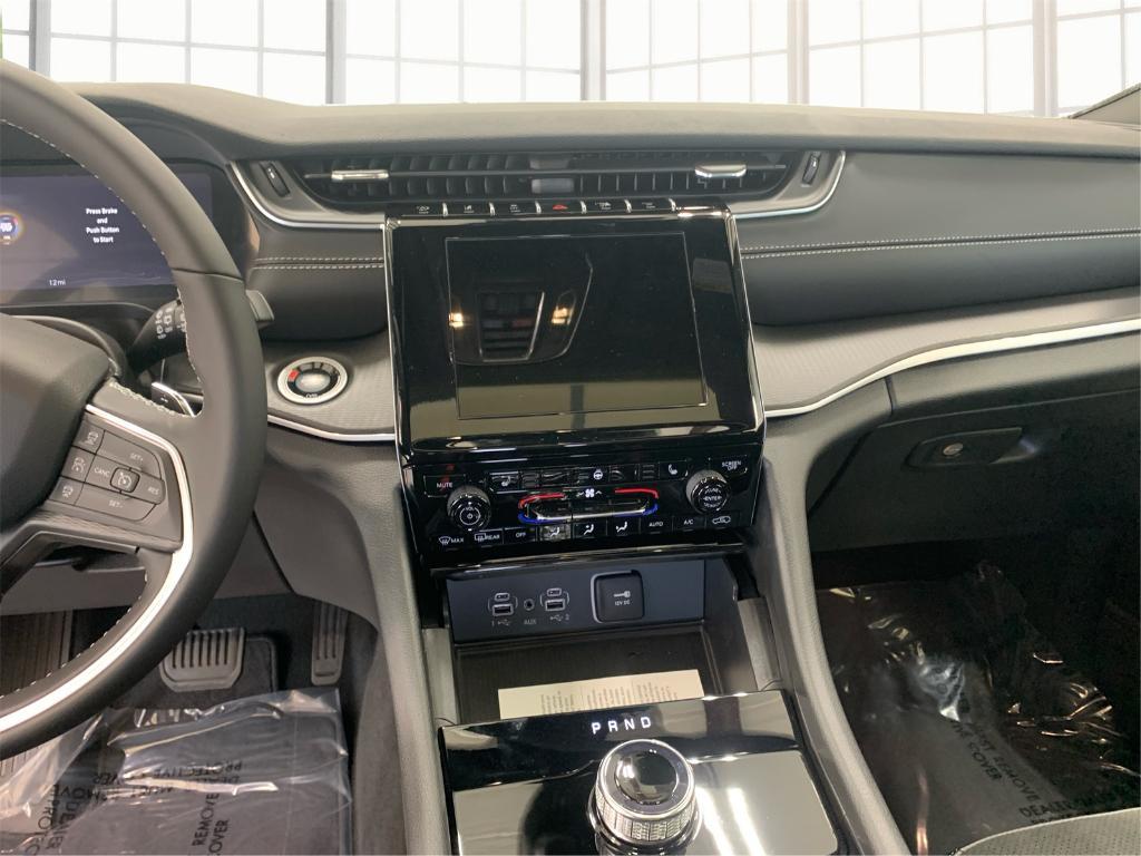 new 2025 Jeep Grand Cherokee L car, priced at $43,019