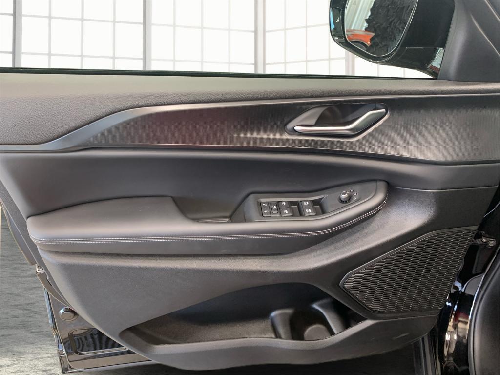 new 2025 Jeep Grand Cherokee L car, priced at $43,019