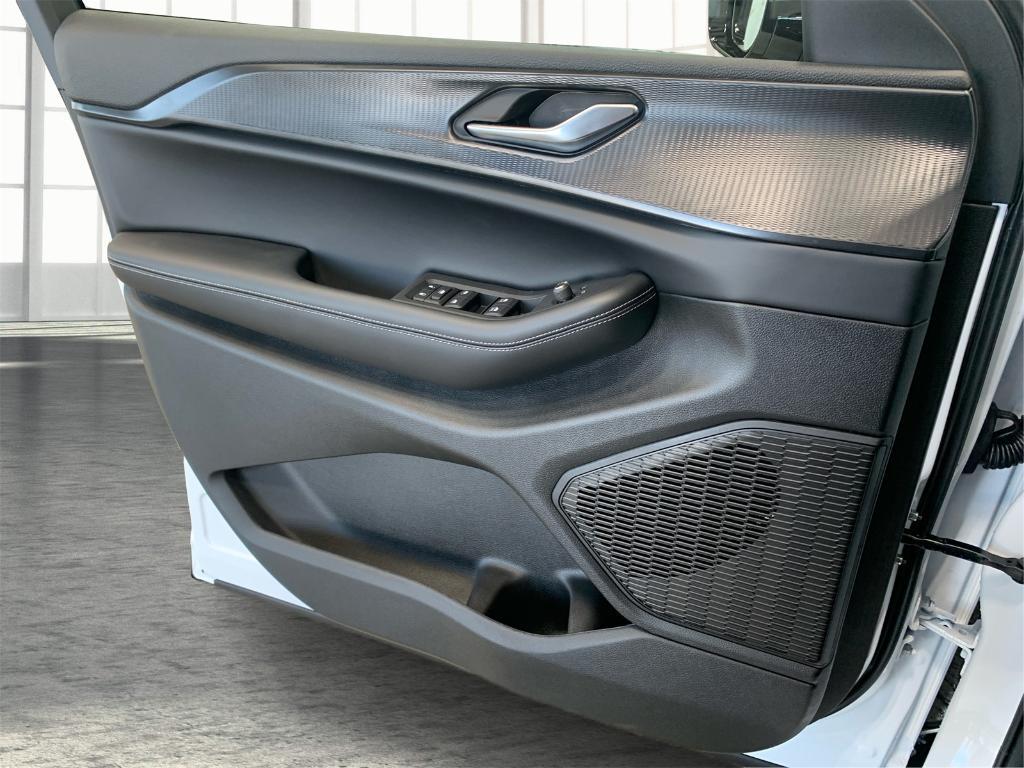 new 2025 Jeep Grand Cherokee L car, priced at $42,483