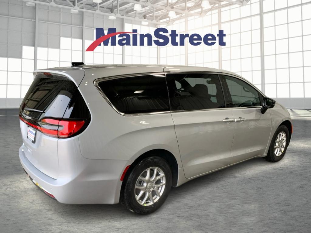 new 2026 Chrysler Pacifica car, priced at $43,538
